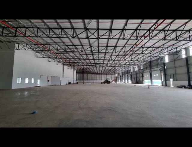 2,400M² WAREHOUSE TO LET IN POMONA